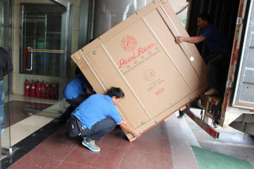 卓尼钢琴贵重工艺品无忧运
